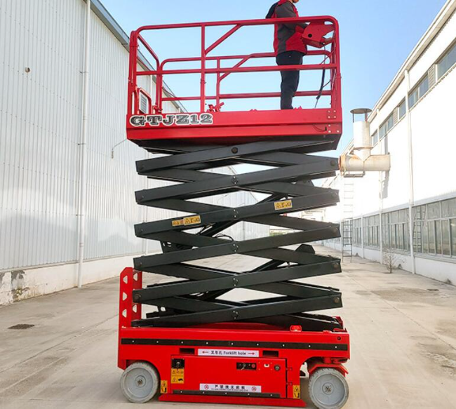 辉县自行走移动式升降机